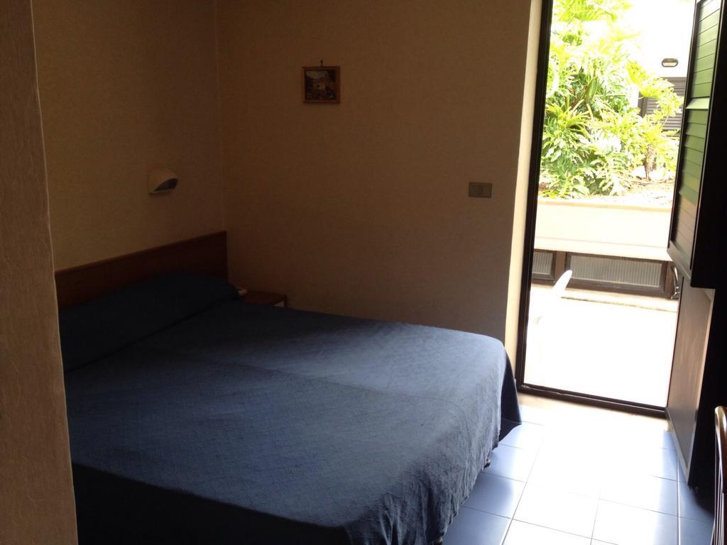 Hotel B&B Marina Capaccio Екстер'єр фото