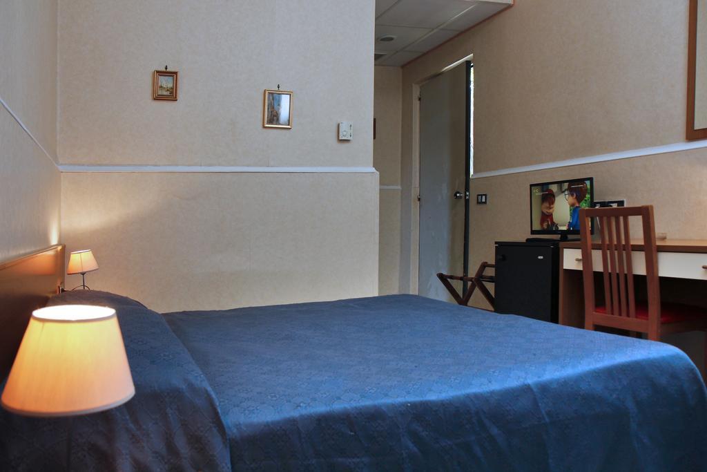 Hotel B&B Marina Capaccio Екстер'єр фото