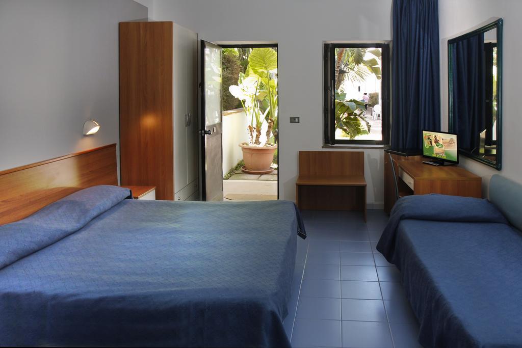 Hotel B&B Marina Capaccio Екстер'єр фото